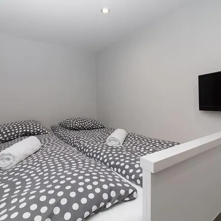 Cityscape Budget Apartments Thokoly Budapest Exterior photo