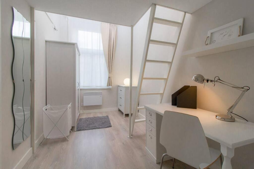 Cityscape Budget Thokoly Apartment